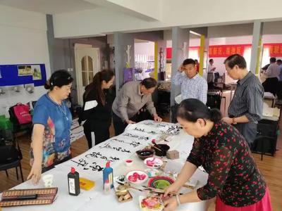 河北保定:蓮池區老干部局開展&ldquo;迎國慶&rdquo;書畫進社區活動