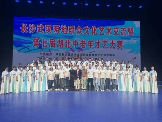 以歌為媒共譜友誼新篇——我校國(guó)際學(xué)生參加群眾文化藝術(shù)交流活動(dòng)獲熱烈反響